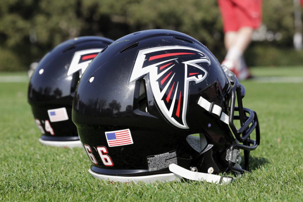 atlanta-falcons-helmet