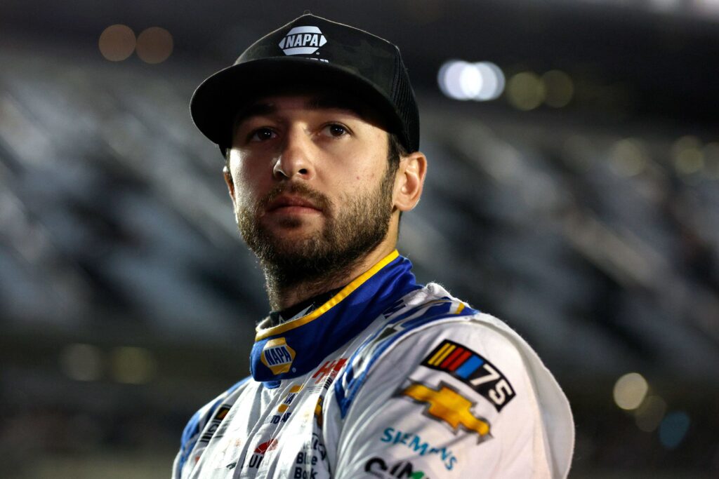 230304123507-chase-elliott-0215 (1)