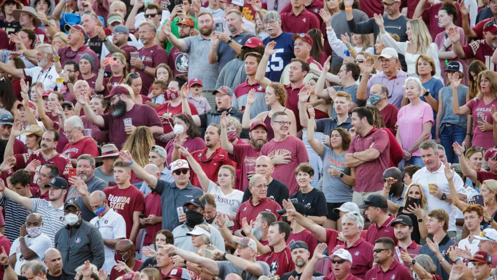 4357958f-9959-4b98-a27a-8f9e0ffef806-Fans_fsu_v_Notre_Dame003