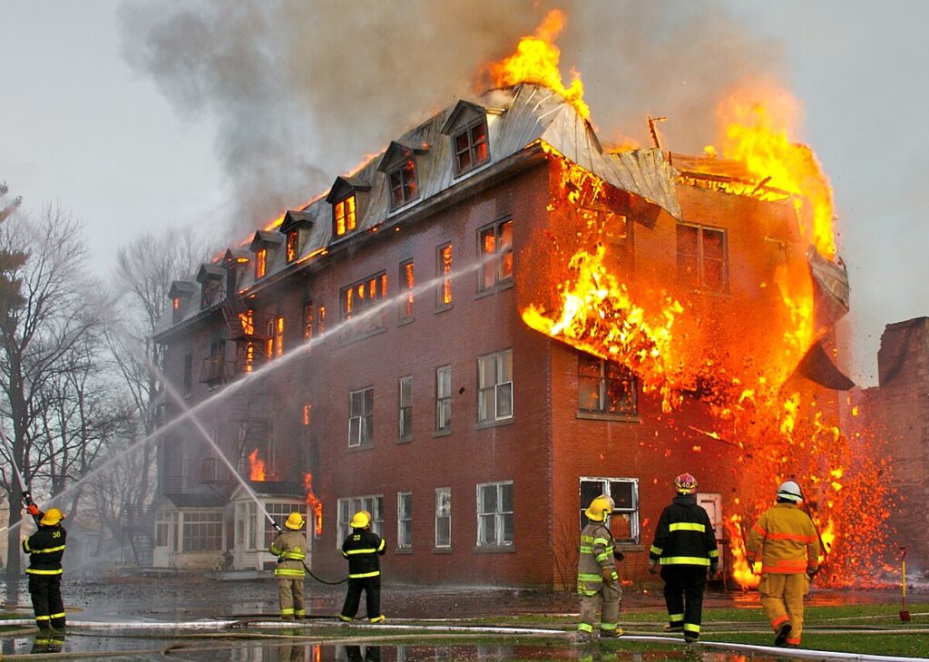 Fire_inside_an_abandoned_convent_in_Massueville,_Quebec,_Canada (1)